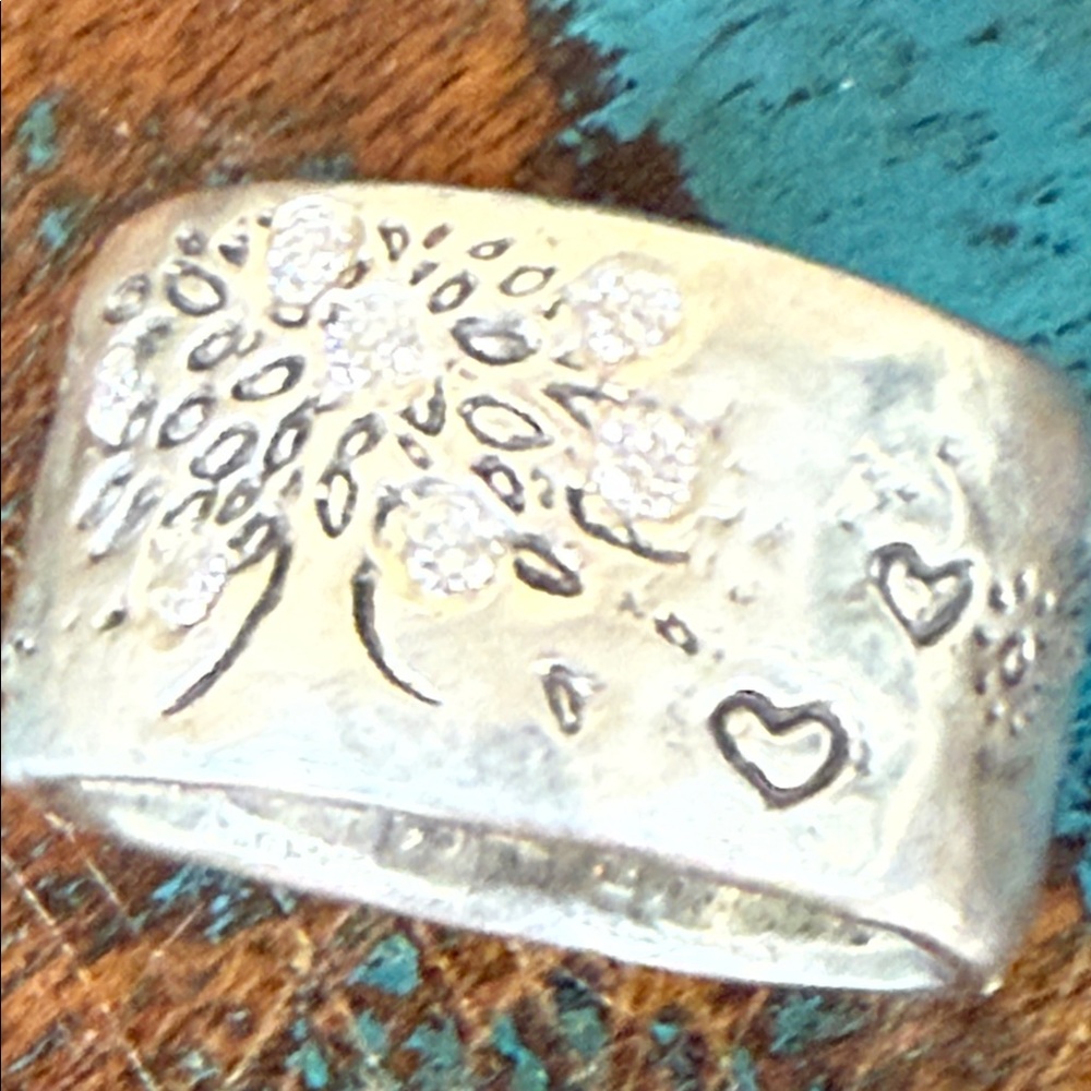 Sterling Silver Floral Heart Wide Band Ring - Silver Tone